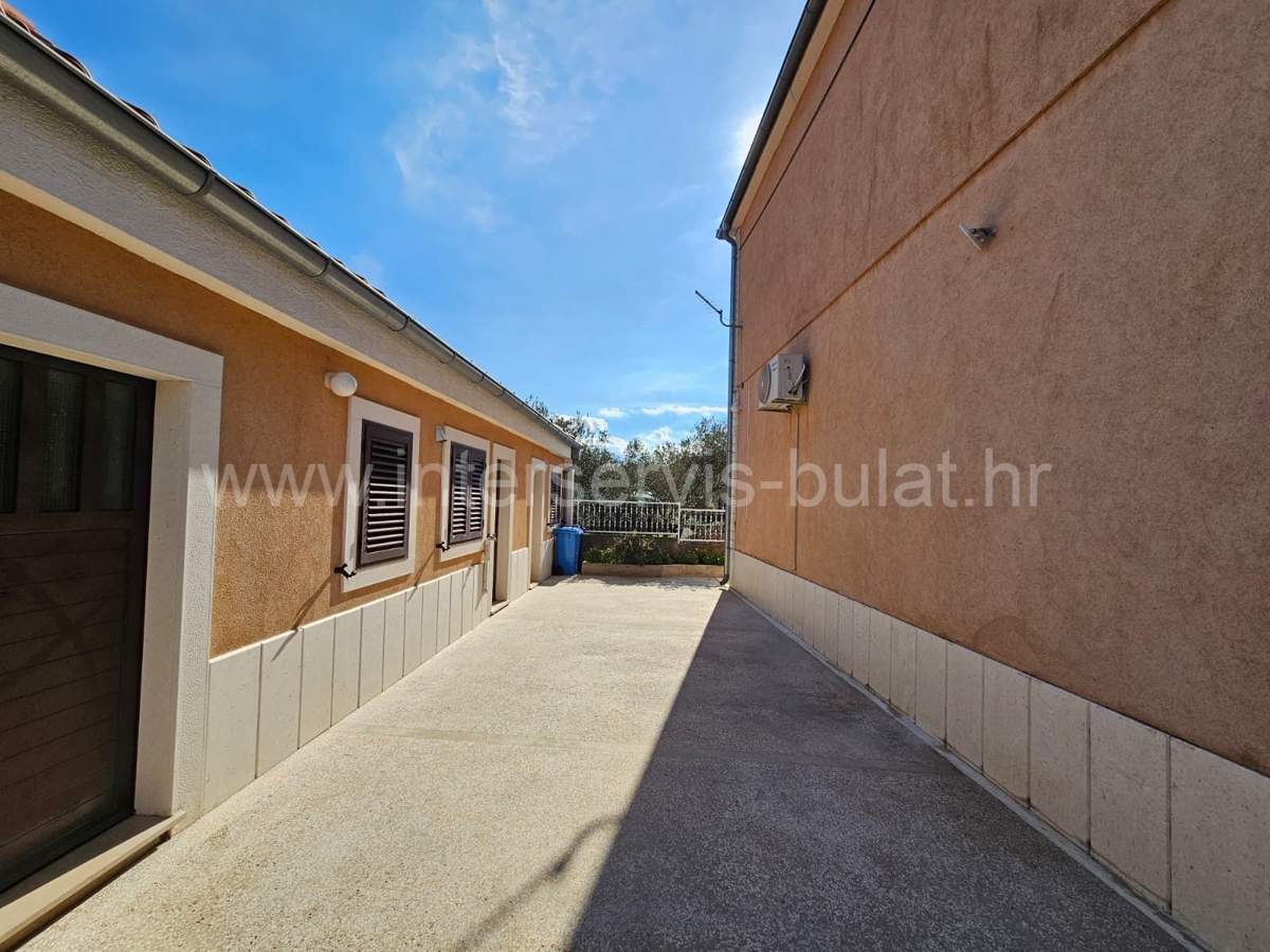 House For sale - ŠIBENSKO-KNINSKA ŠIBENIK