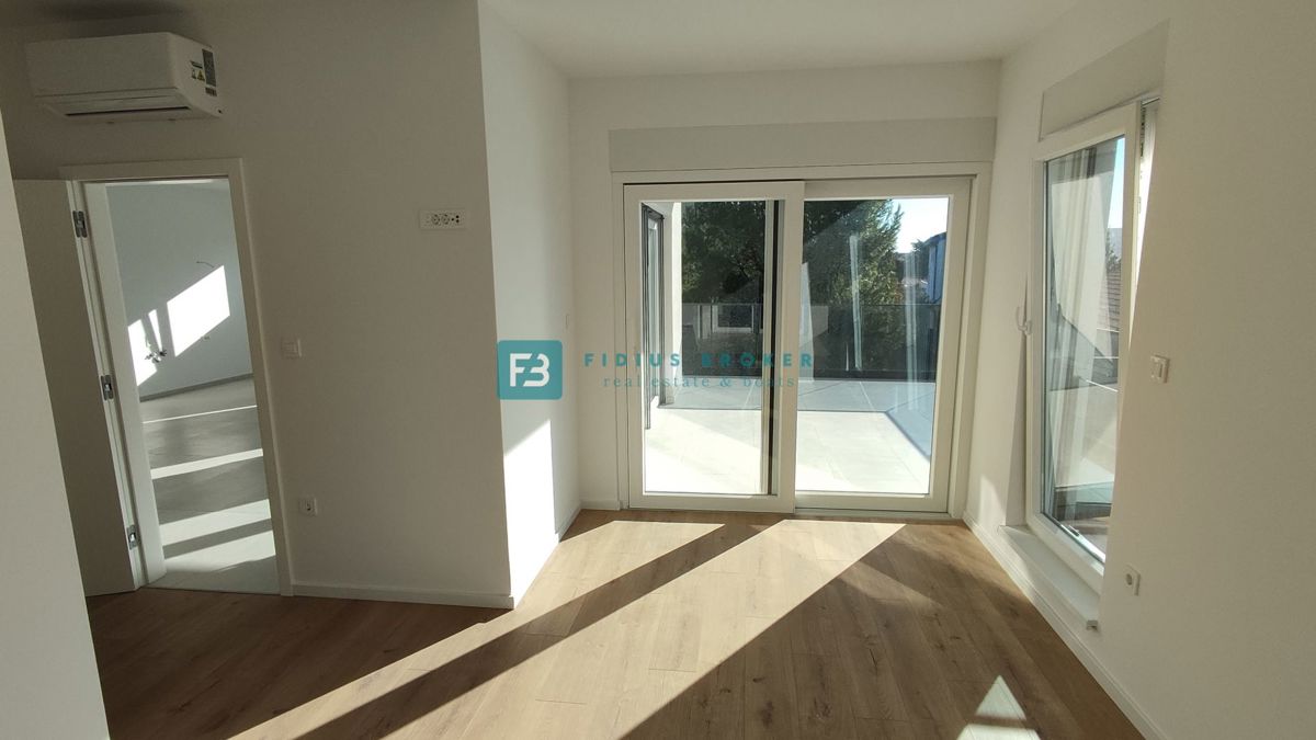 Flat For sale - ŠIBENSKO-KNINSKA VODICE