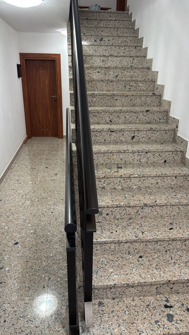 Appartement À vendre - ŠIBENSKO-KNINSKA ROGOZNICA