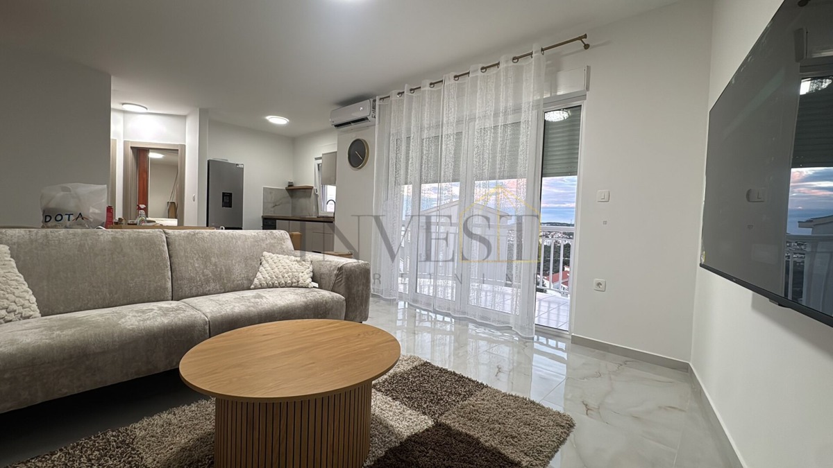 Appartement À vendre - ŠIBENSKO-KNINSKA ROGOZNICA