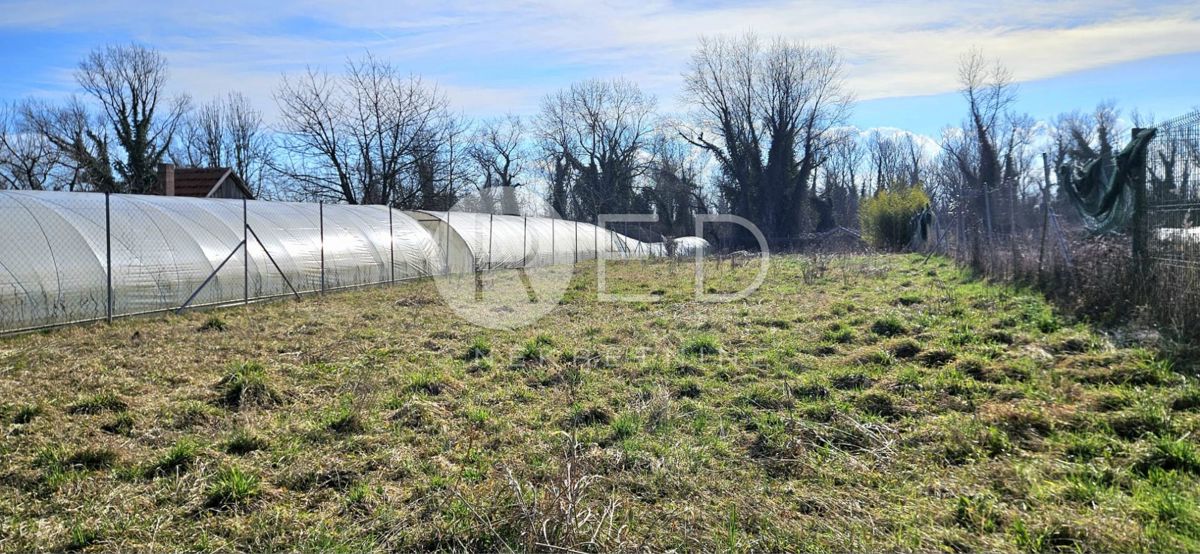 Grundstück Zu verkaufen - Grad Zagreb Zagreb - foto 1/2