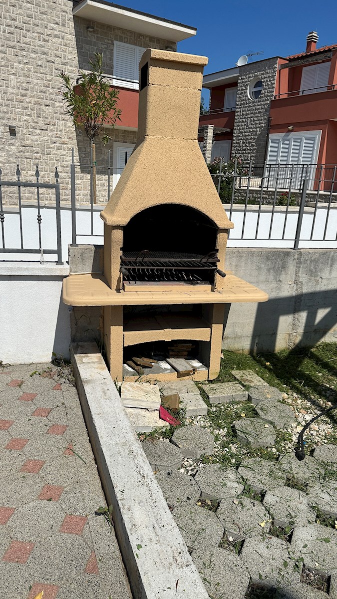 Flat For sale - ŠIBENSKO-KNINSKA TRIBUNJ