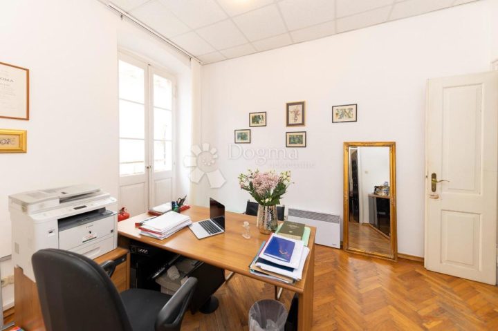 Commerciale da affittare 33 m² – Zadar