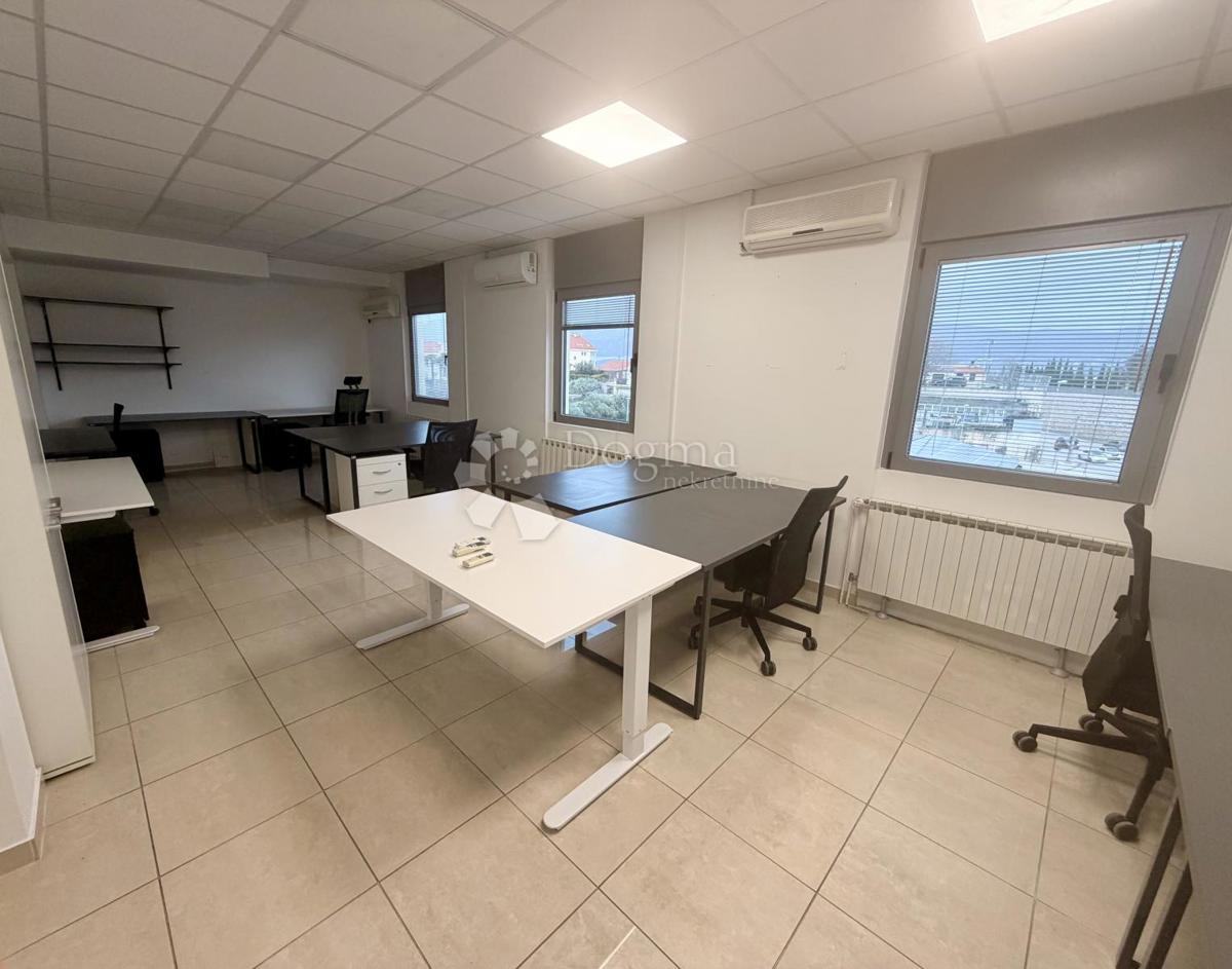 Lokal użytkowy Do wynajęcia - SPLITSKO-DALMATINSKA SPLIT