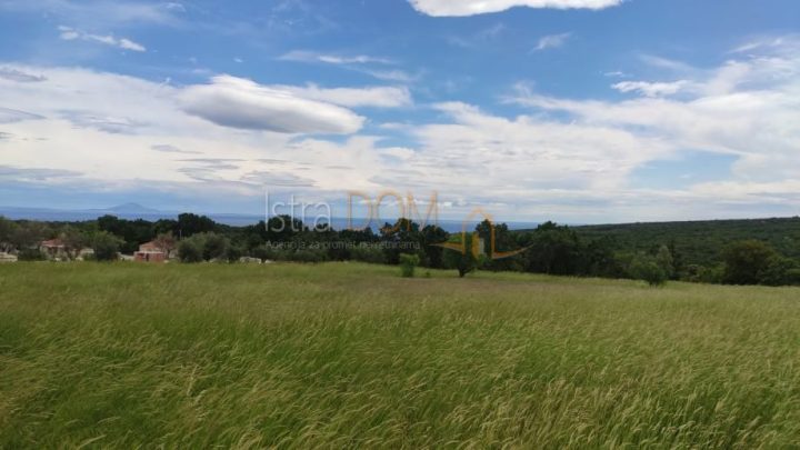 Terreno in vendita 599 m² – Marčana