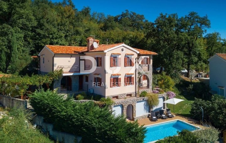 Hiša za najem 300 m² – Opatija