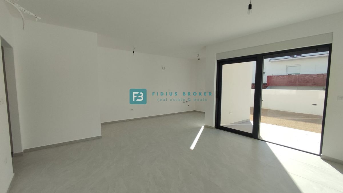 Stan Na prodaju - ŠIBENSKO-KNINSKA VODICE