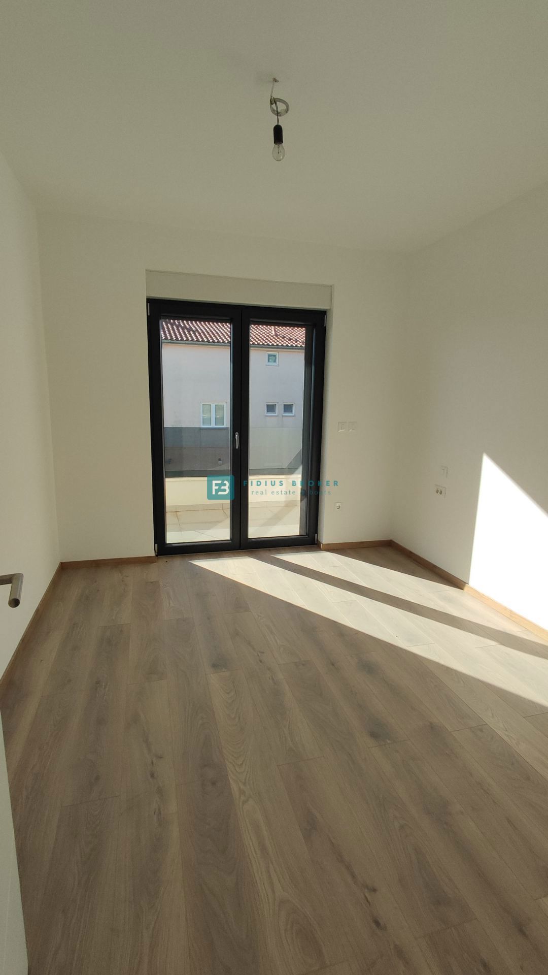 Stan Na prodaju - ŠIBENSKO-KNINSKA VODICE