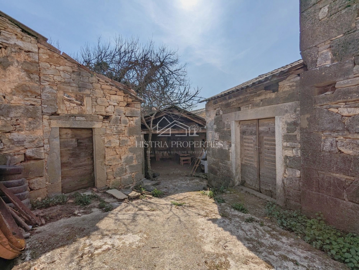House For sale - ISTARSKA KAROJBA