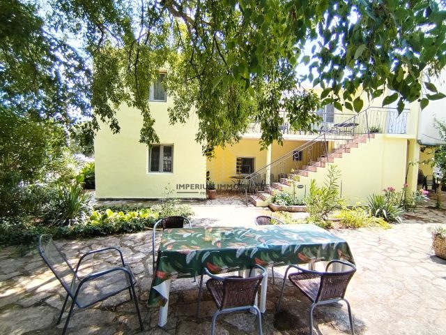 Kuća na prodaju 250 m² – Obrovac