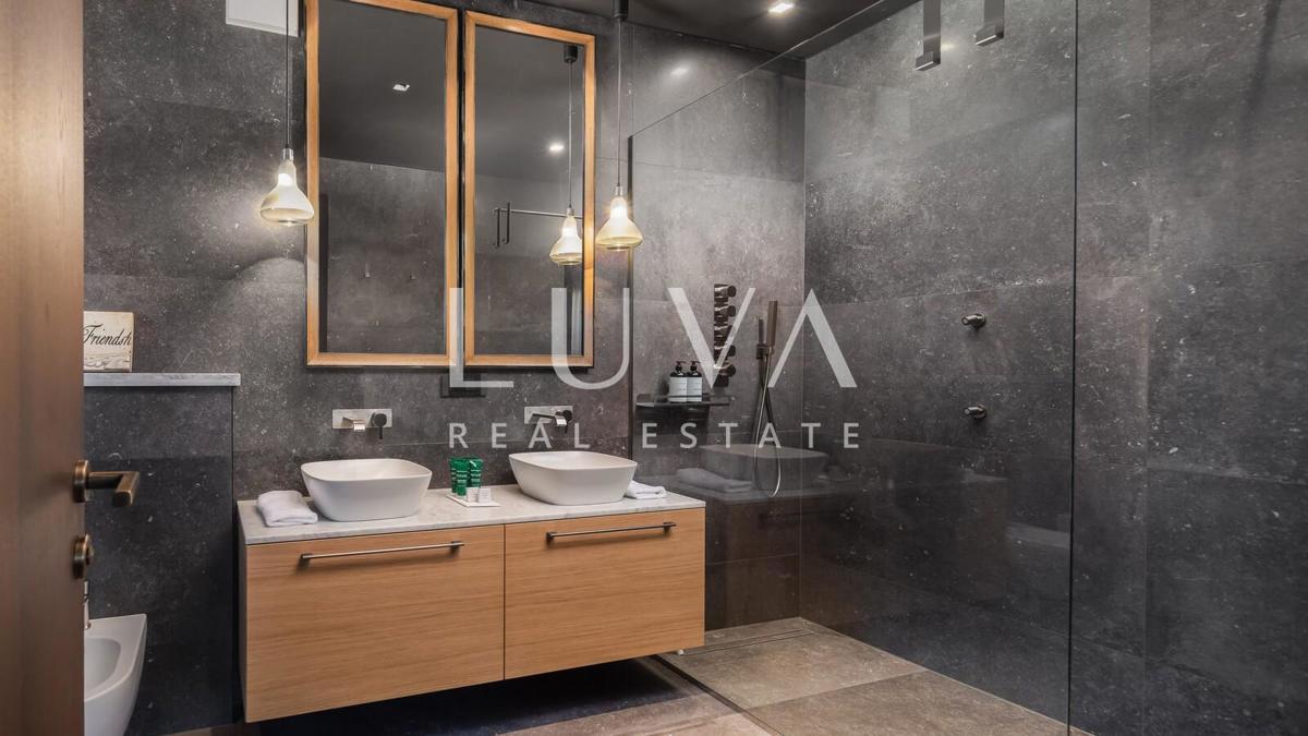 House For sale - ISTARSKA KAROJBA