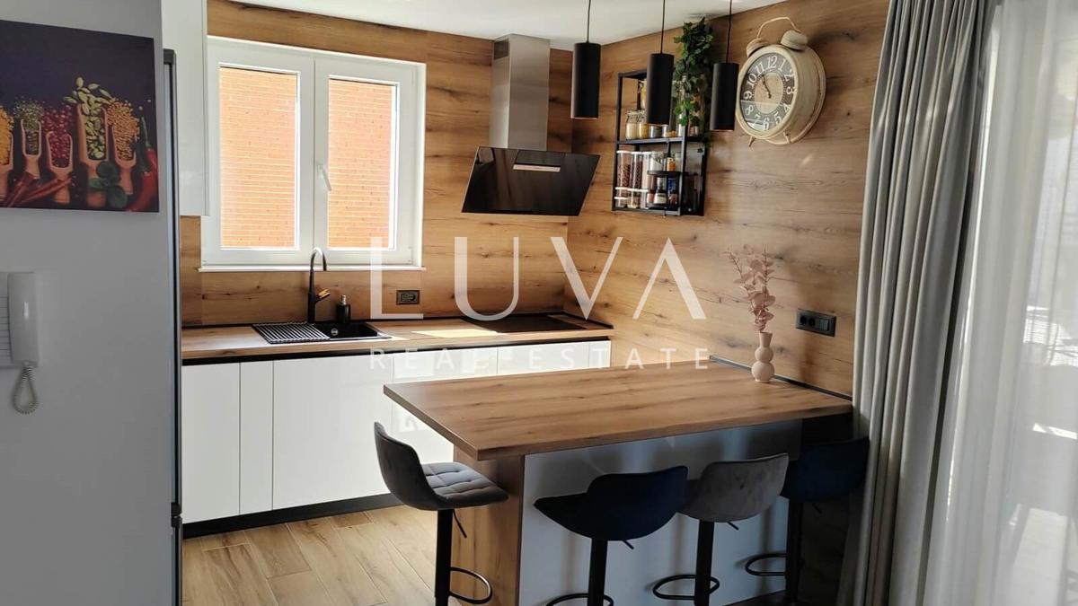 Haus Zu verkaufen - SPLITSKO-DALMATINSKA KAŠTELA