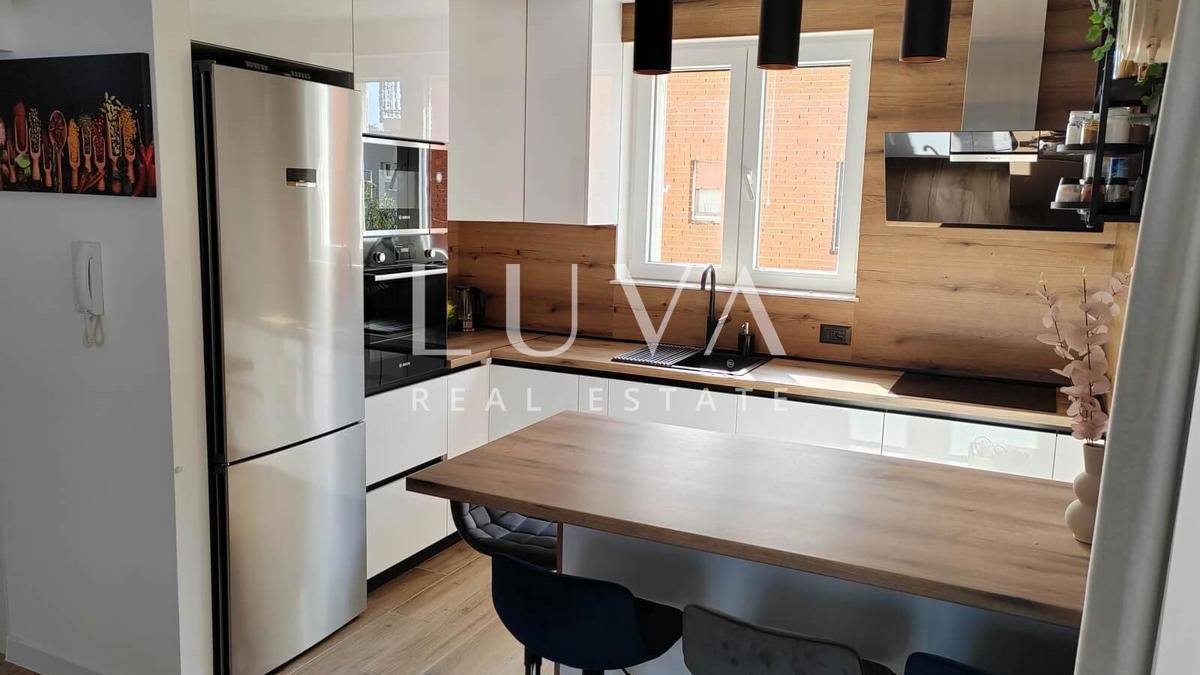 Haus Zu verkaufen - SPLITSKO-DALMATINSKA KAŠTELA