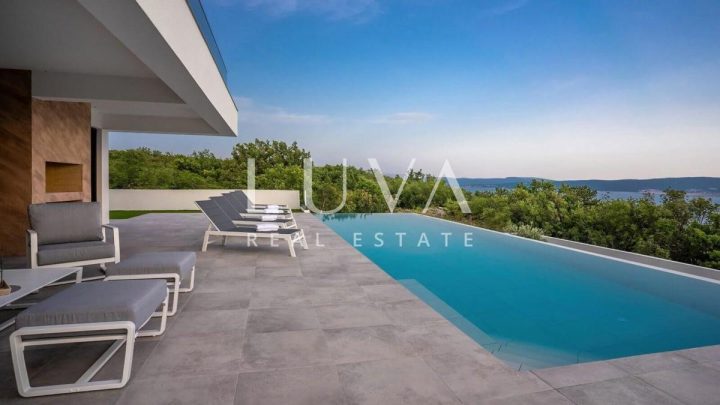 Hiša na predaj 400 m² – Crikvenica