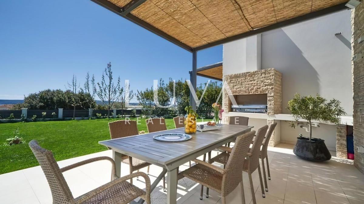 Haus Zu verkaufen - SPLITSKO-DALMATINSKA KAŠTELA