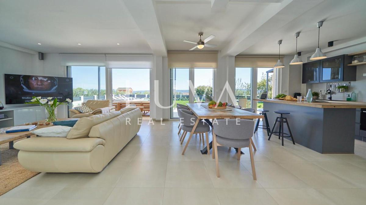 Haus Zu verkaufen - SPLITSKO-DALMATINSKA KAŠTELA