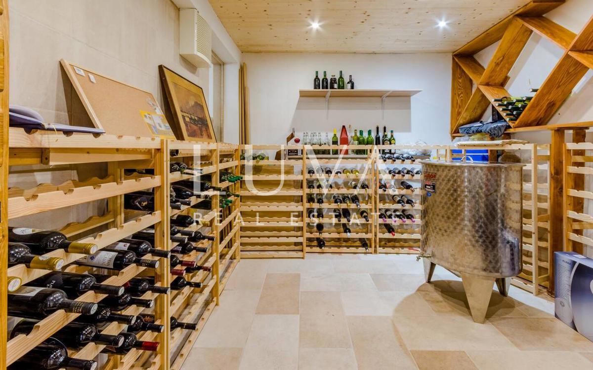 Casa In vendita - SPLITSKO-DALMATINSKA SPLIT