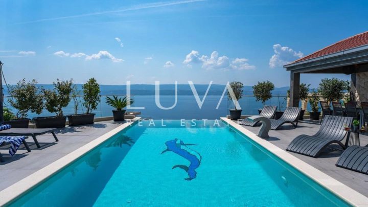 Kuća na prodaju 400 m² – Omiš
