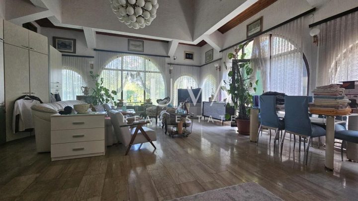 Dom na sprzedaż 350 m² – Lekenik