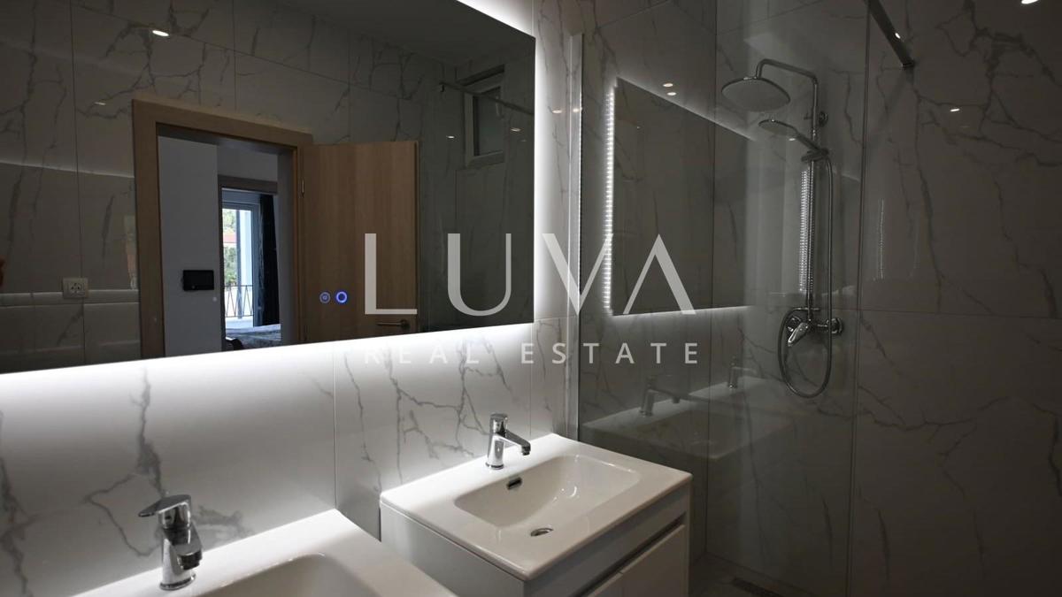 Flat For sale - SPLITSKO-DALMATINSKA MARINA