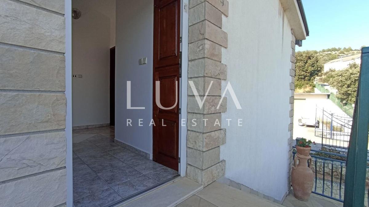 House For sale - SPLITSKO-DALMATINSKA MARINA