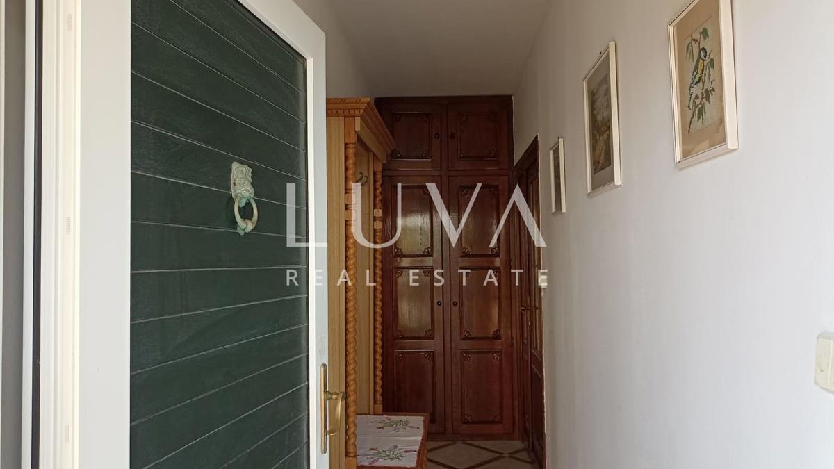 House For sale - SPLITSKO-DALMATINSKA MARINA