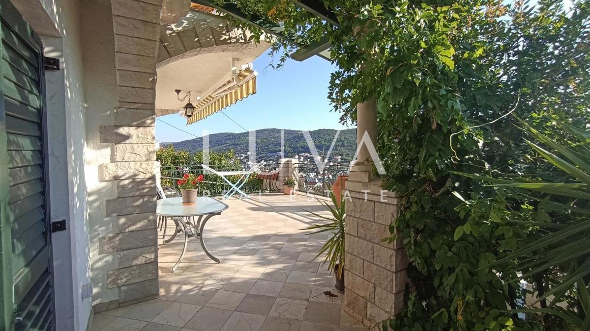 House For sale - SPLITSKO-DALMATINSKA MARINA