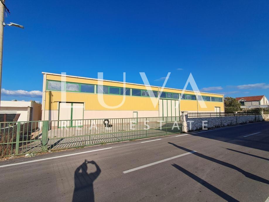 Poslovni prostor Za najam - ŠIBENSKO-KNINSKA SKRADIN