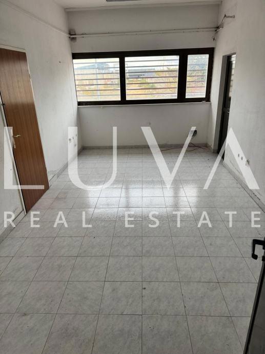 Commerciale Da affittare - SPLITSKO-DALMATINSKA DICMO