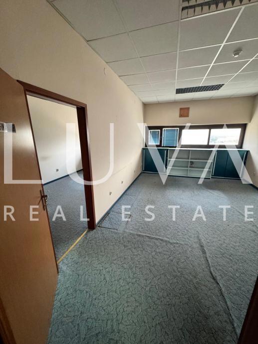 Commerciale Da affittare - SPLITSKO-DALMATINSKA DICMO