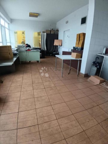 Lokal użytkowy do wynajęcia 82 m² – Osijek