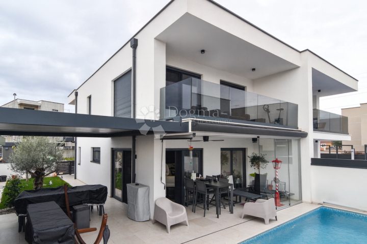 Hiša na predaj 125 m² – Umag