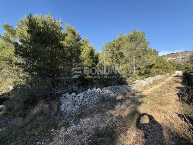 Land for sale 2132 m² – Šibenik