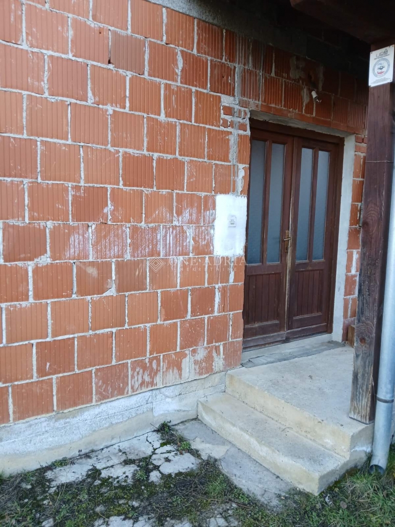 Maison À vendre - KARLOVAČKA VOJNIĆ