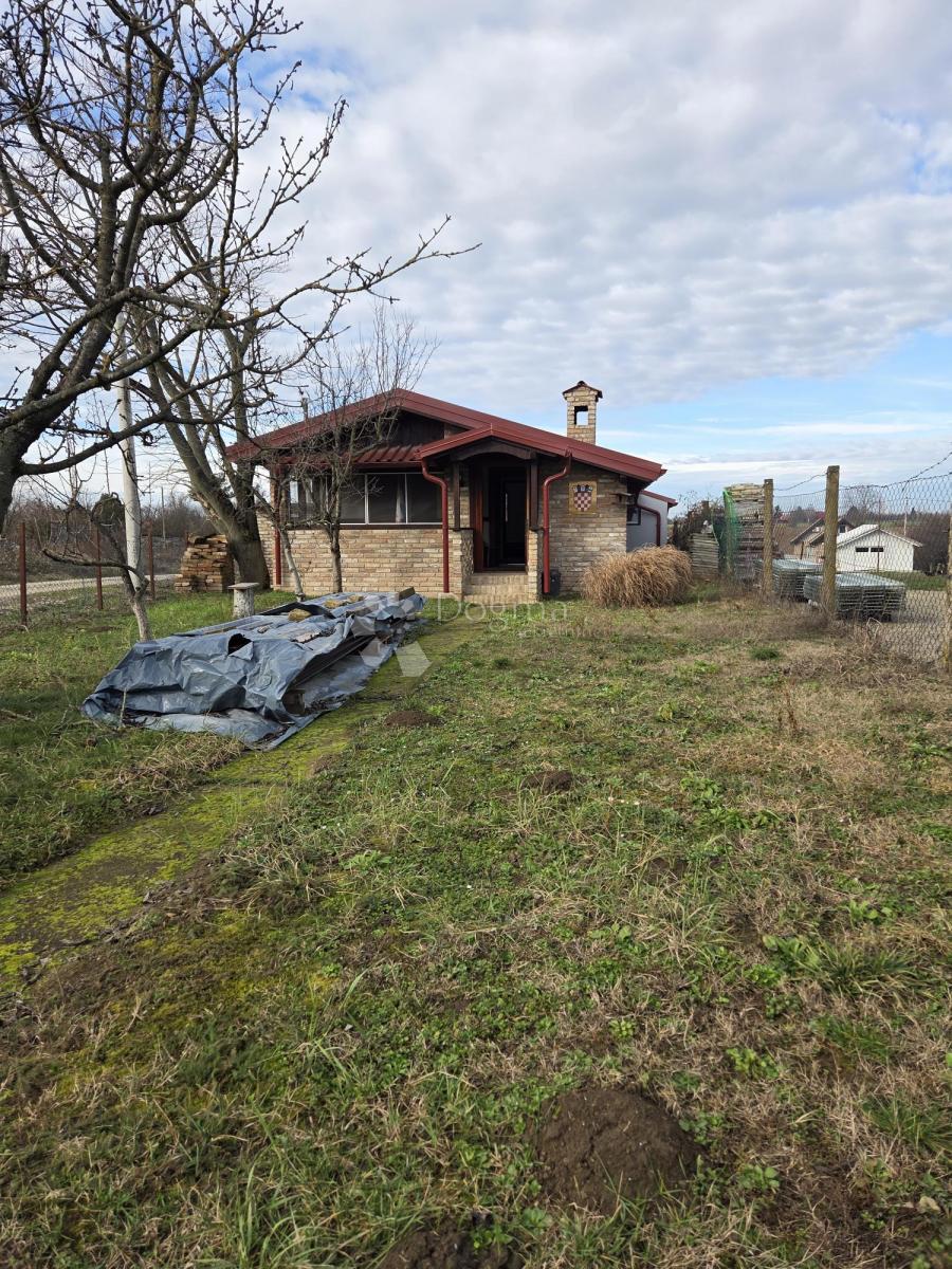 Dom Na sprzedaż - VUKOVARSKO-SRIJEMSKA VUKOVAR