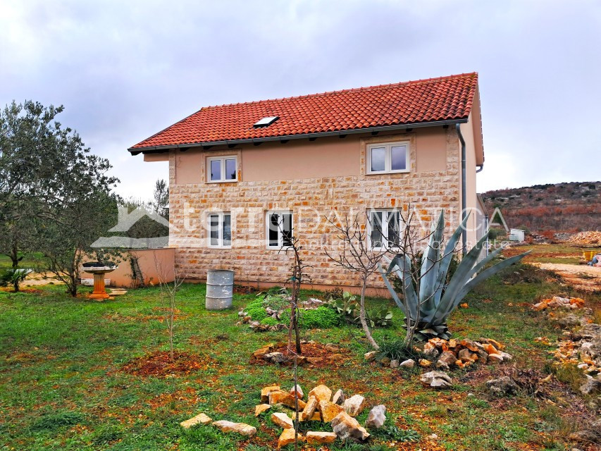Casa In vendita - ŠIBENSKO-KNINSKA VODICE