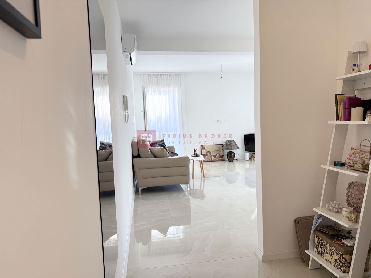Flat For sale - ŠIBENSKO-KNINSKA VODICE