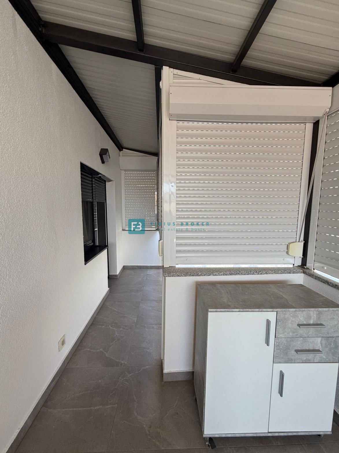 Mieszkanie Na sprzedaż - ŠIBENSKO-KNINSKA VODICE