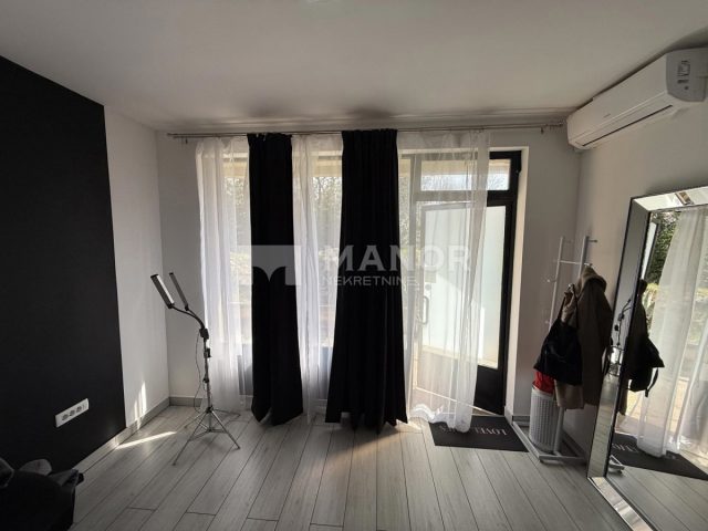 Komerčné na predaj 20 m² – Rijeka
