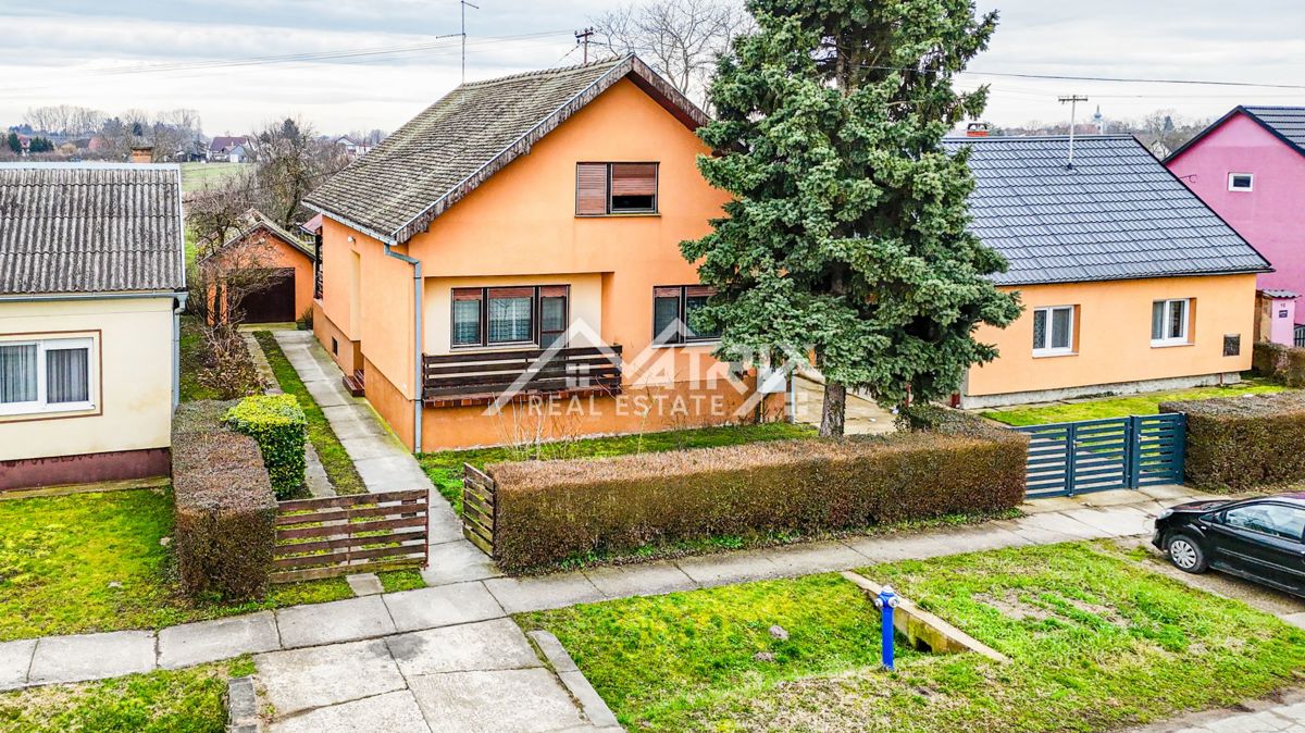 Haus Zu verkaufen - OSJEČKO-BARANJSKA VALPOVO