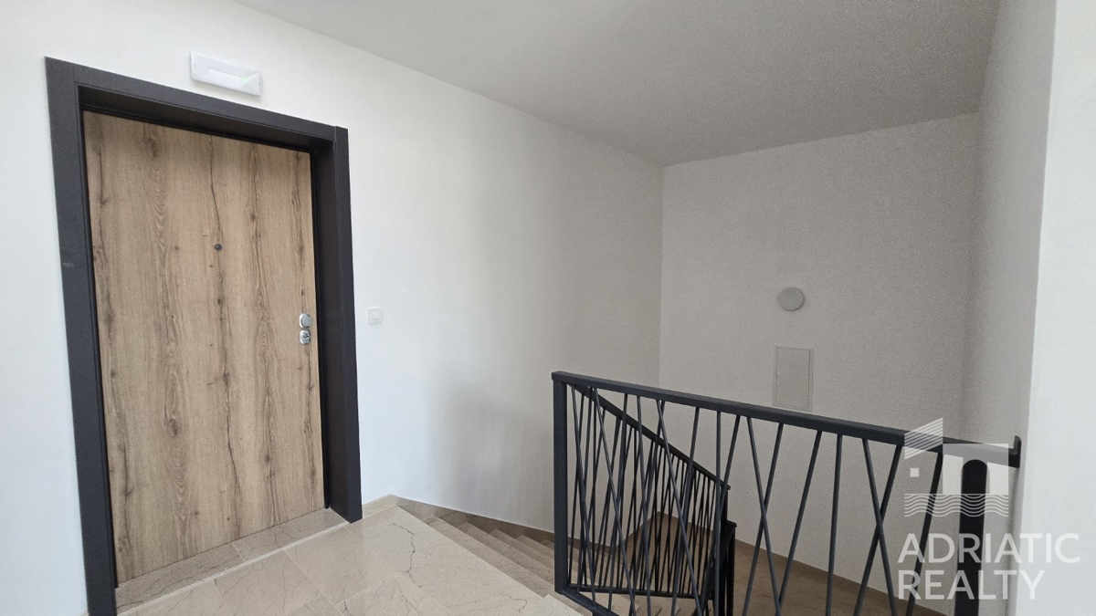 Flat For sale - ŠIBENSKO-KNINSKA TRIBUNJ