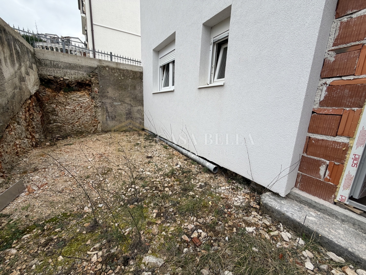 Stan Na prodaju - PRIMORSKO-GORANSKA CRIKVENICA