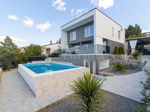 Kuća na prodaju 280 m² – Novi Vinodolski
