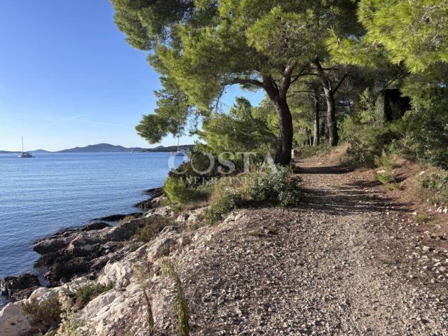 Pozemok na predaj 550 m² – Pakoštane