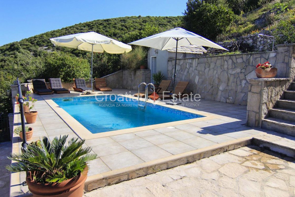 House For sale - SPLITSKO-DALMATINSKA BRAČ