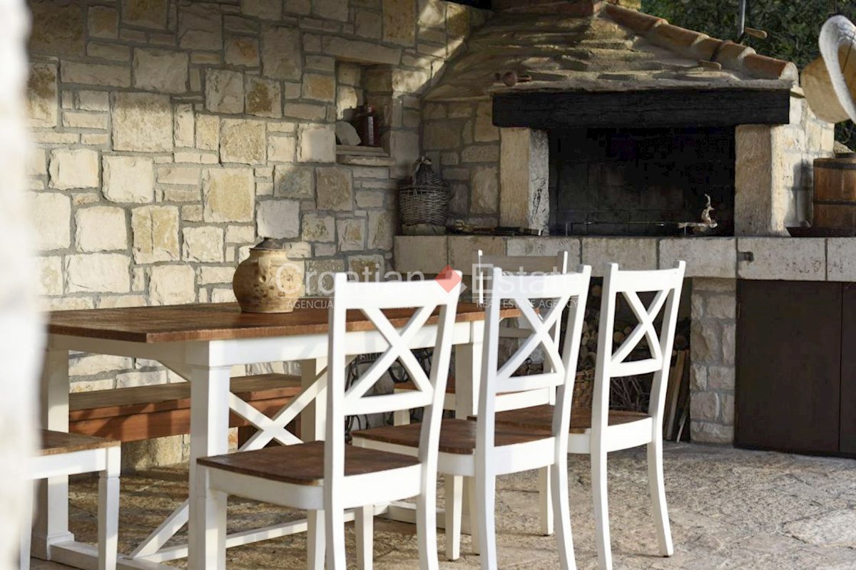 House For sale - SPLITSKO-DALMATINSKA BRAČ