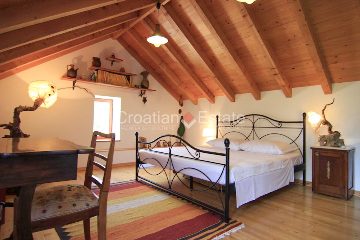 House For sale - SPLITSKO-DALMATINSKA BRAČ