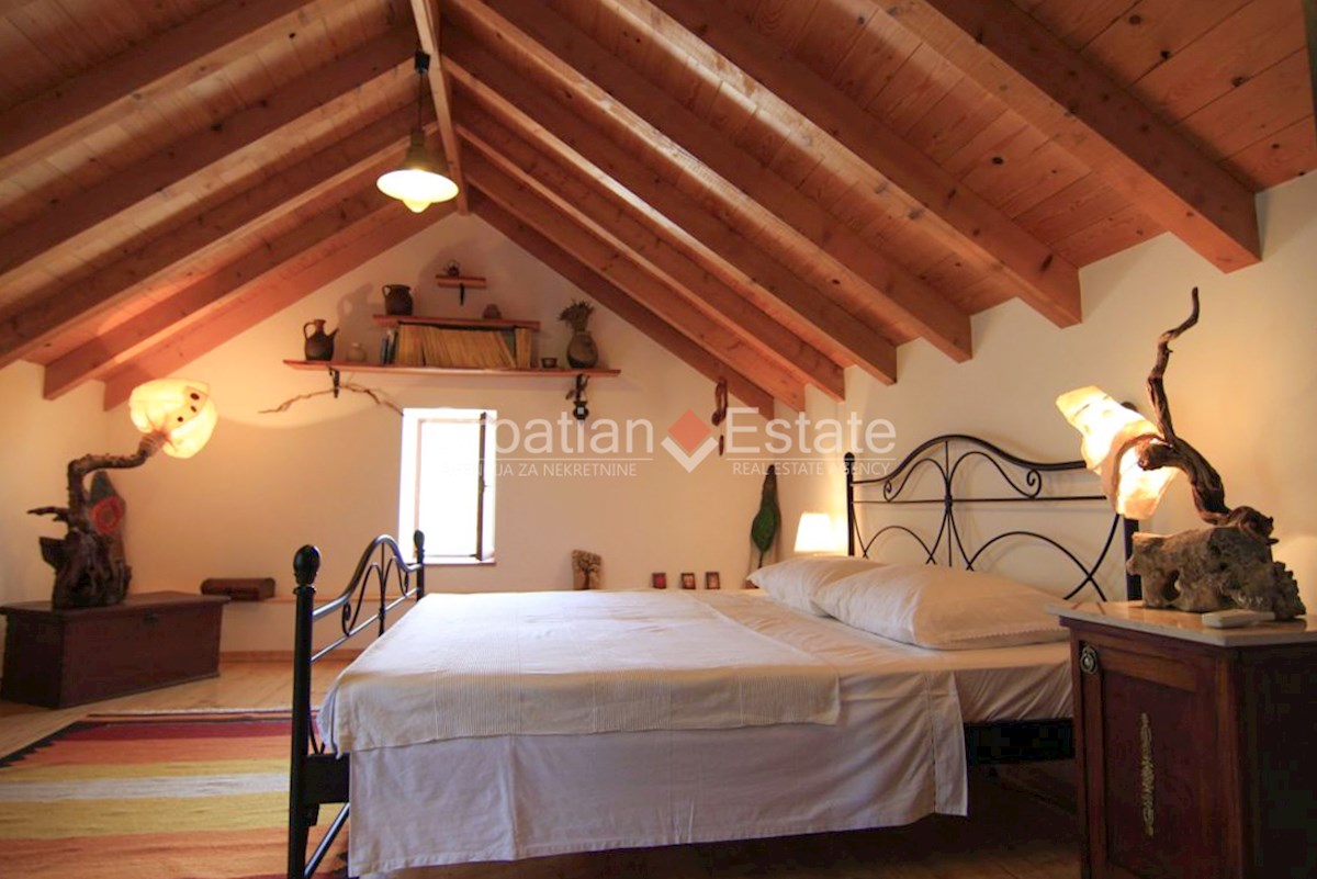 House For sale - SPLITSKO-DALMATINSKA BRAČ