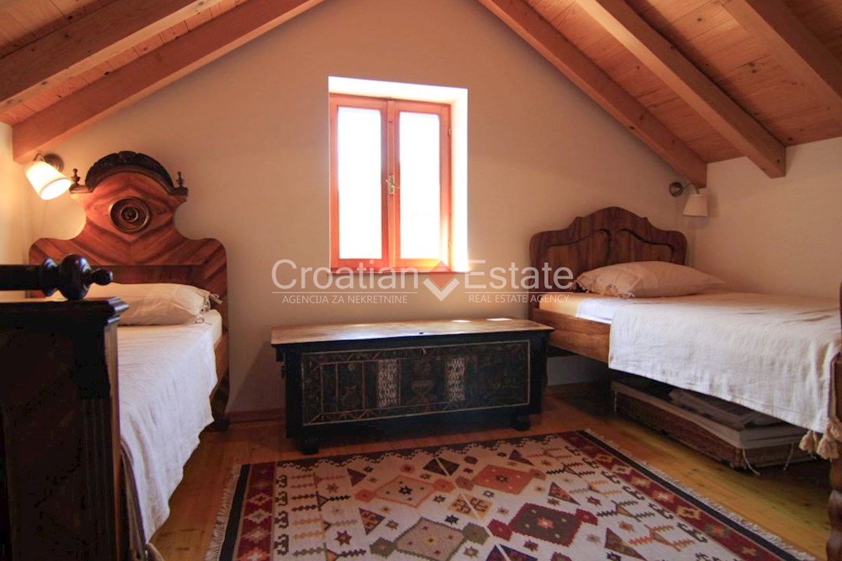 House For sale - SPLITSKO-DALMATINSKA BRAČ