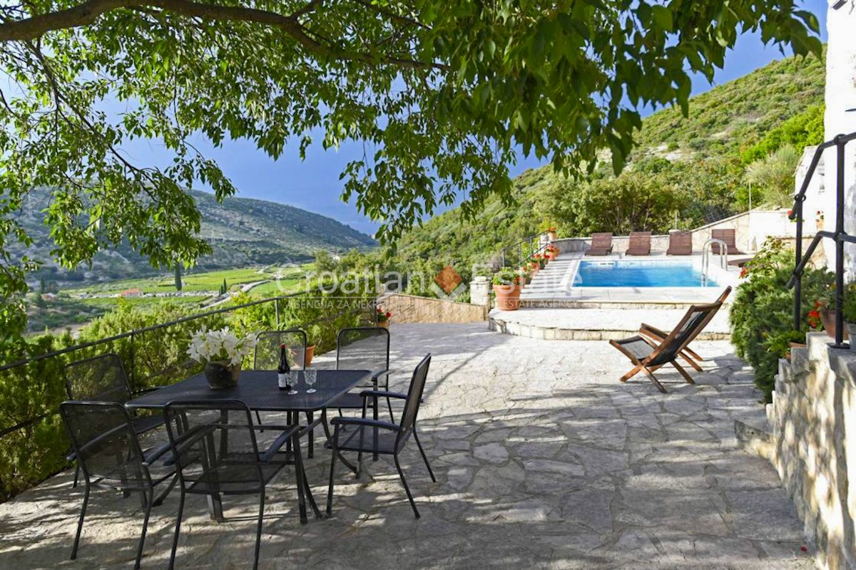 House For sale - SPLITSKO-DALMATINSKA BRAČ